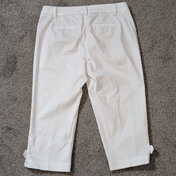 TALBOTS "Perfect Skimmer" White Stretch Cotton Mid-Rise Zip Capris; Size 6P - Picture 2 of 4